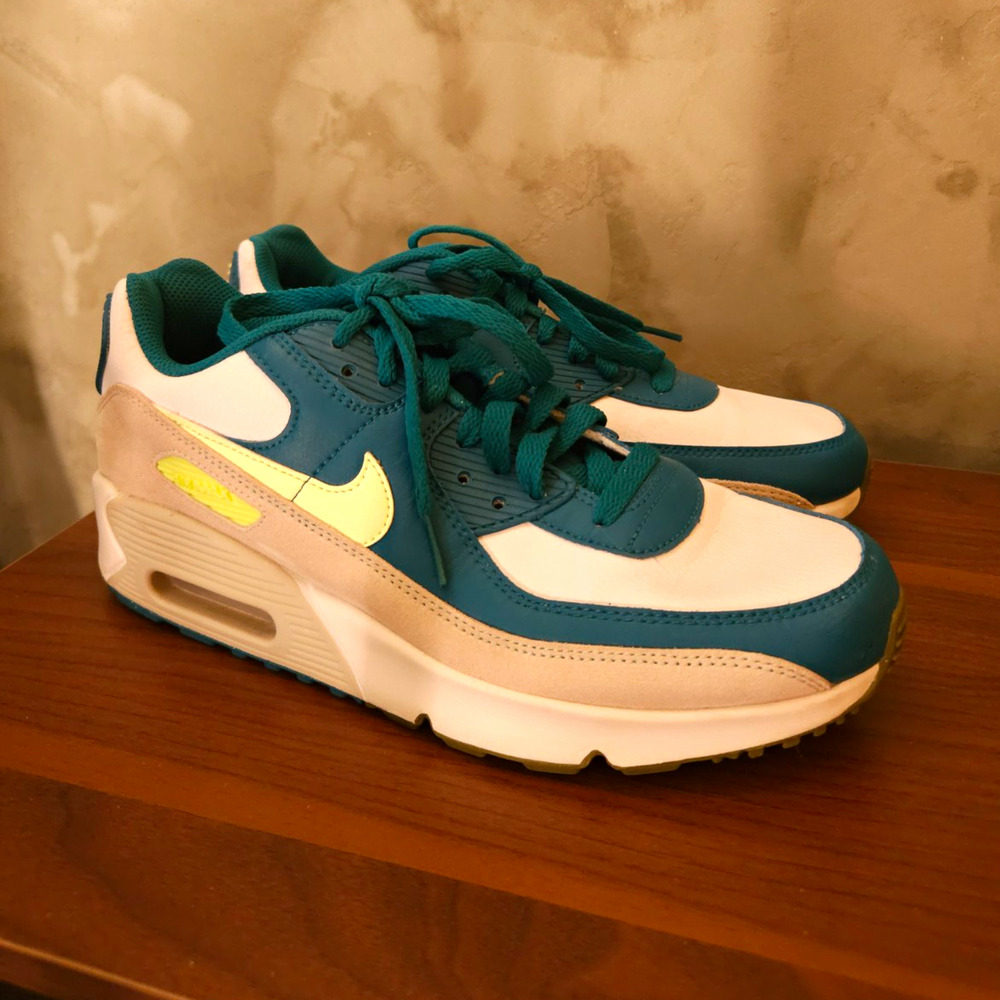Nike Air Max Women's Low Top Sneakers Teal/White/Beige Lace Up US 7 EU 40